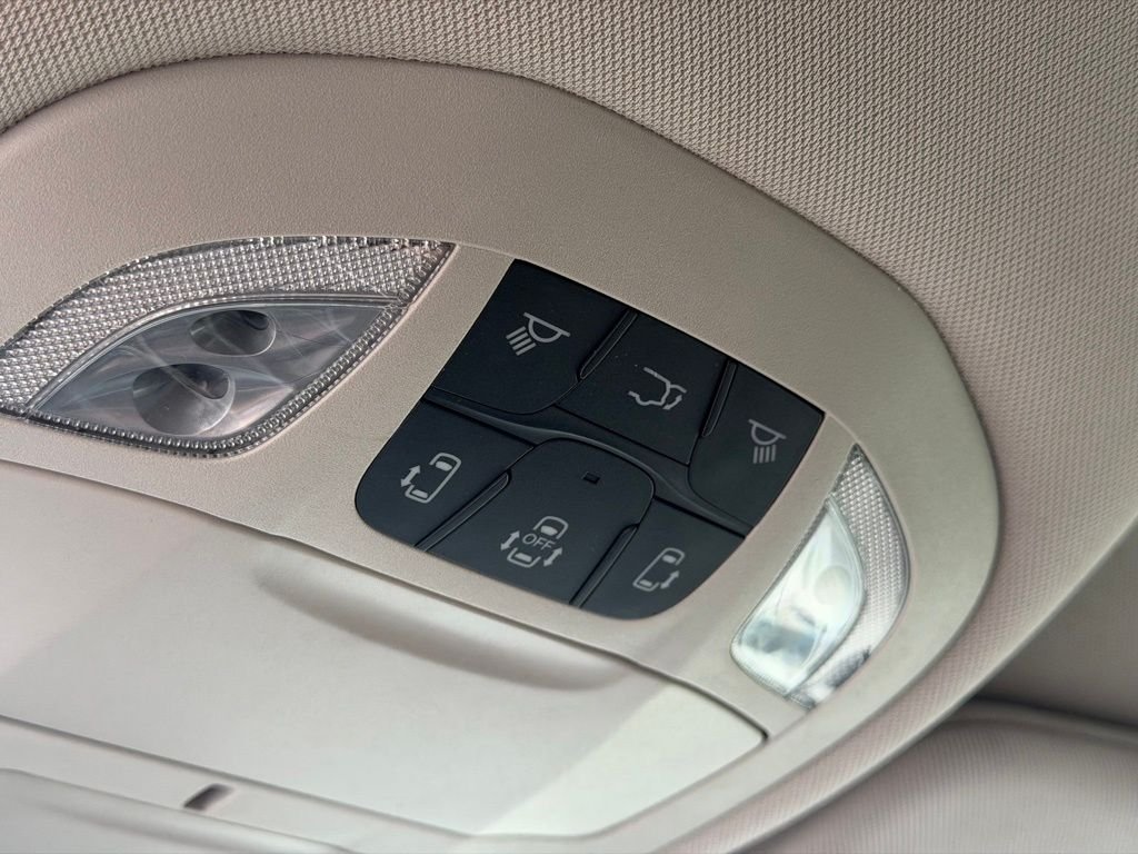 Used 2023 White Chrysler Touring L image 38