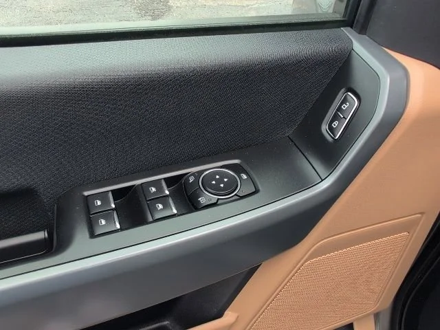 Used 2023  Ford XL image 14