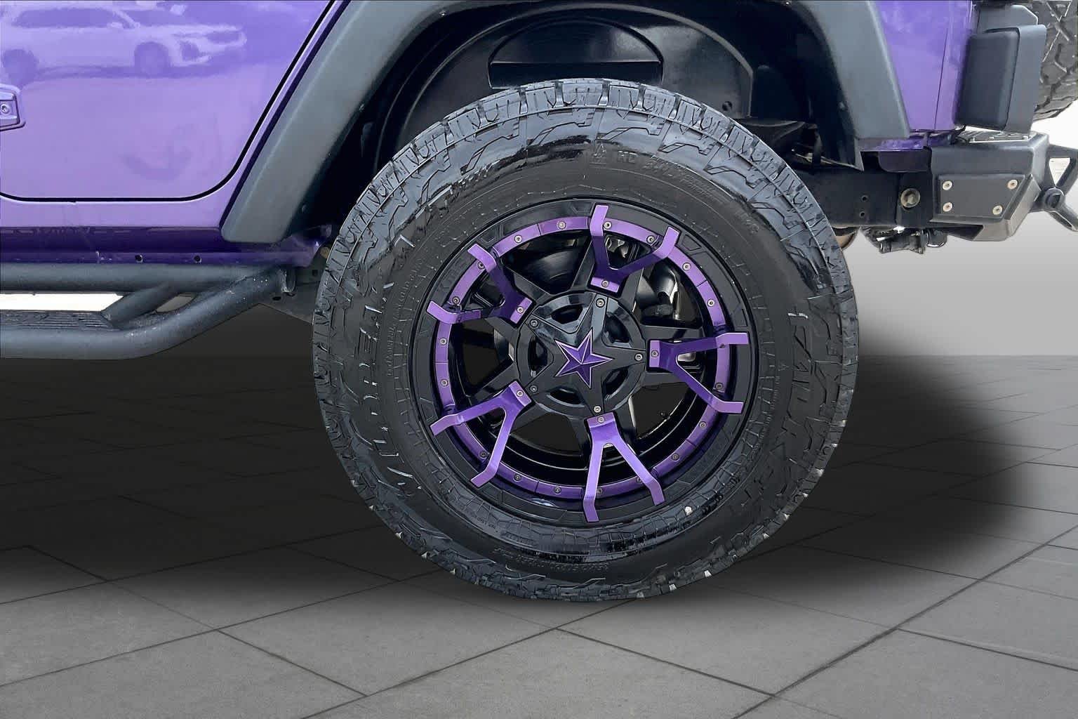 Used 2018 Xtreme Purple Pearlcoat Jeep Sport S image 10