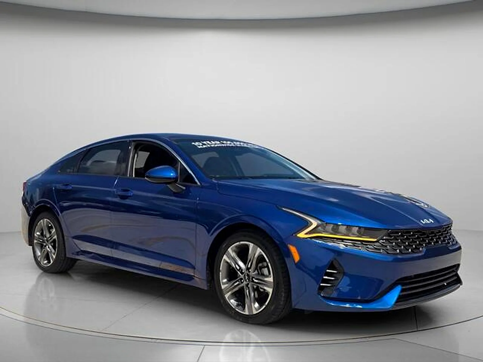 Used 2022 Sapphire Blue Kia EX image 9