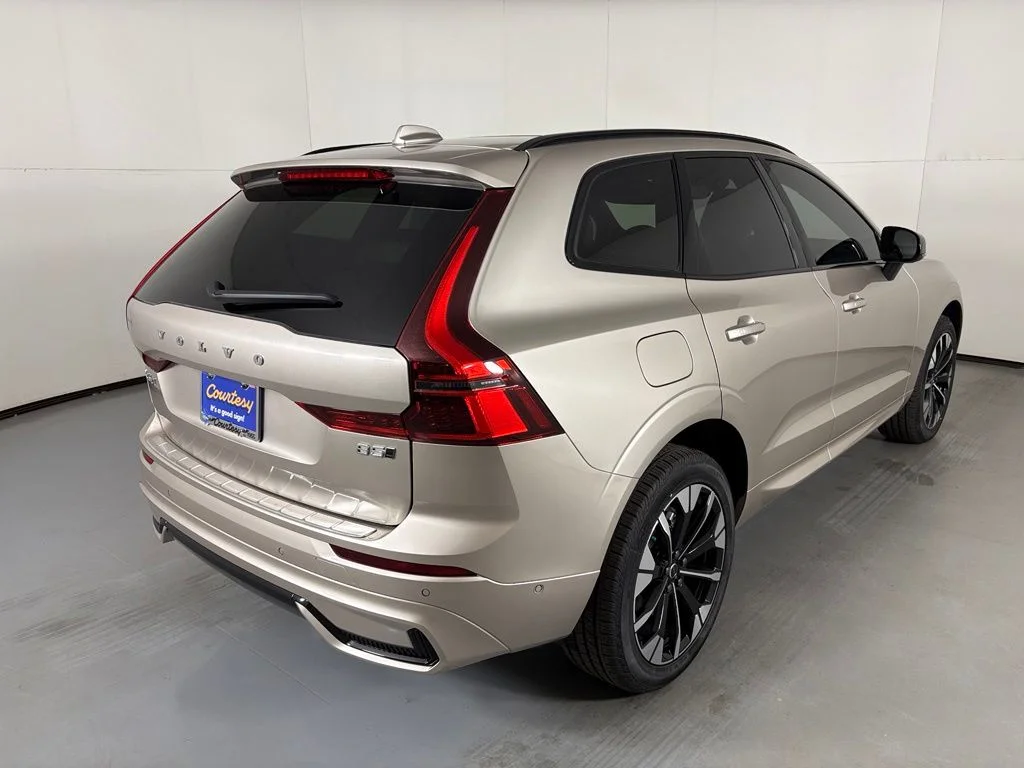 New 2026 Bright Dusk Volvo Plus image 8