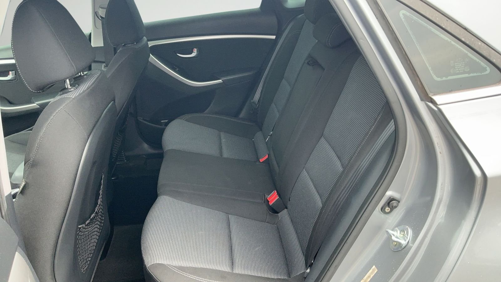 Used 2015 Gray Hyundai Base image 39