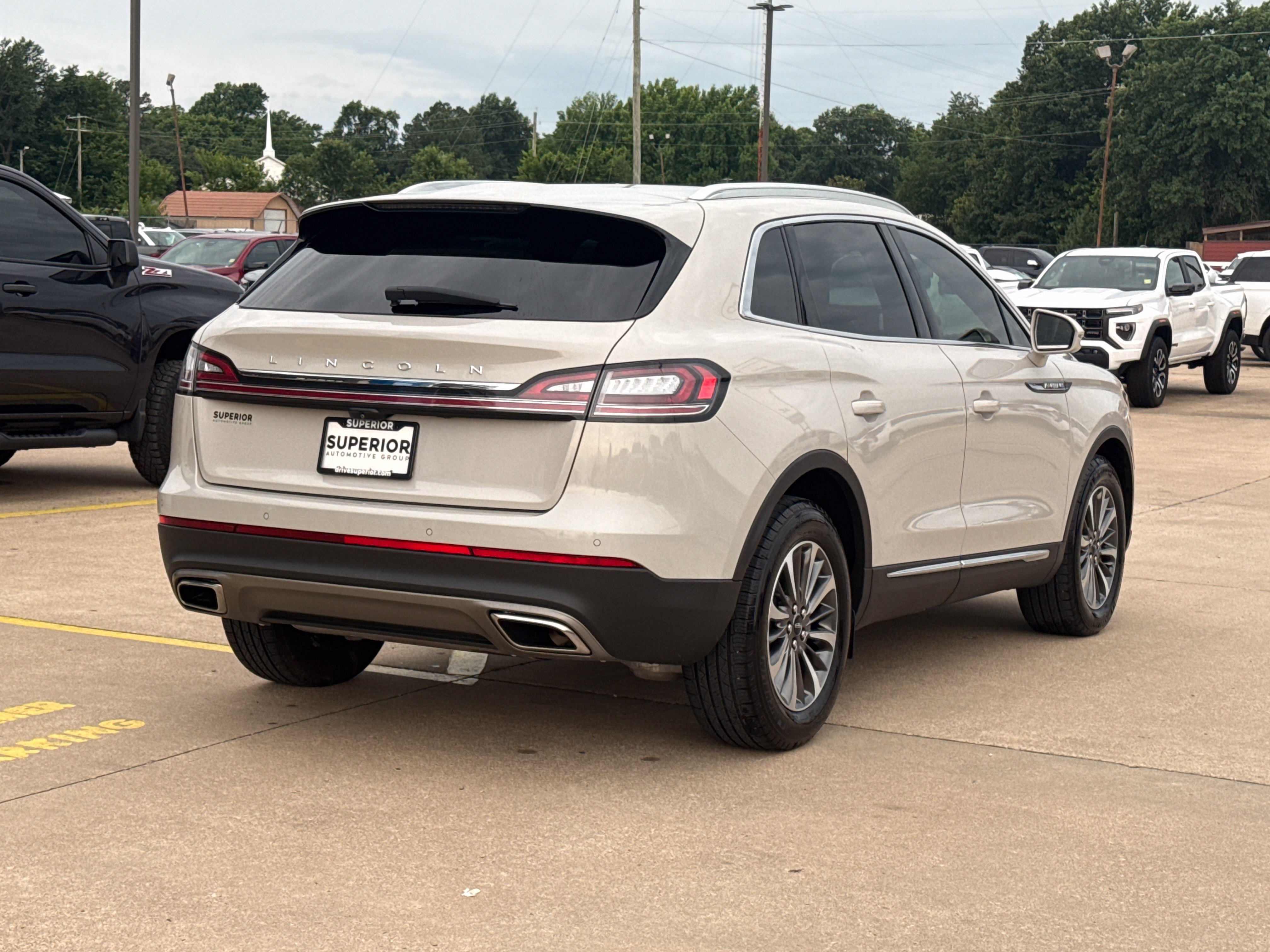 Used 2022 Silver Lincoln Standard image 3
