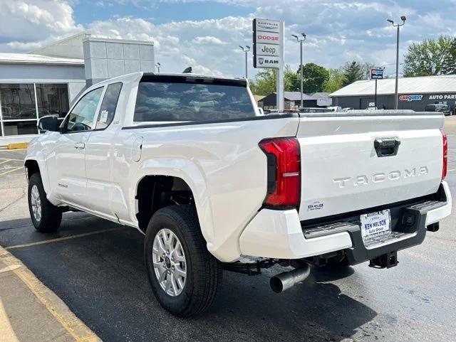 New 2026 Ice Cap Toyota SR5 image 7