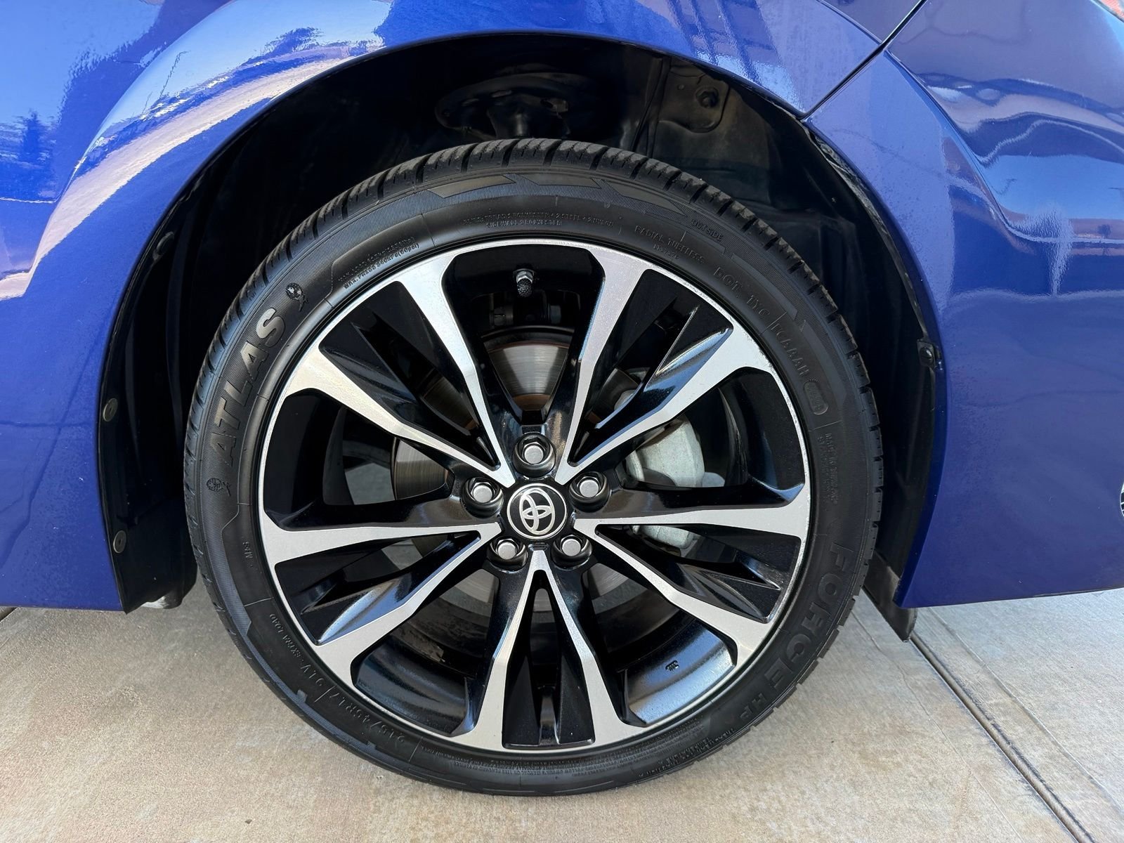 Used 2018 Blue Toyota SE image 37