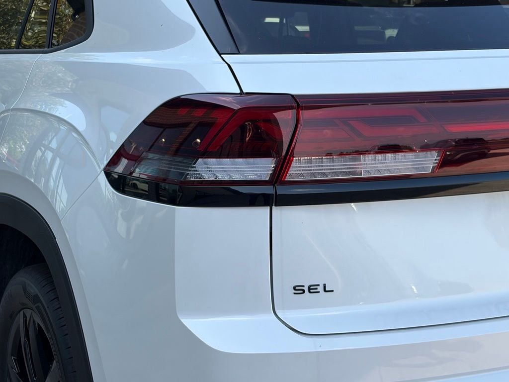 New 2026 Opal White Pearl Volkswagen SEL R-Line Black image 8