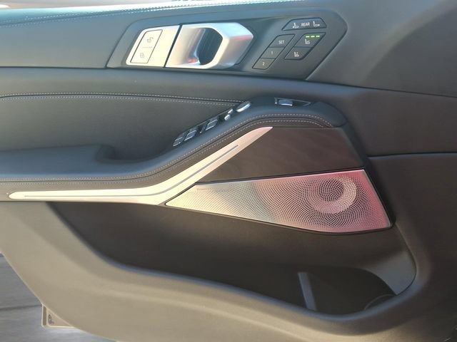 Used 2021 Black BMW M50i image 16