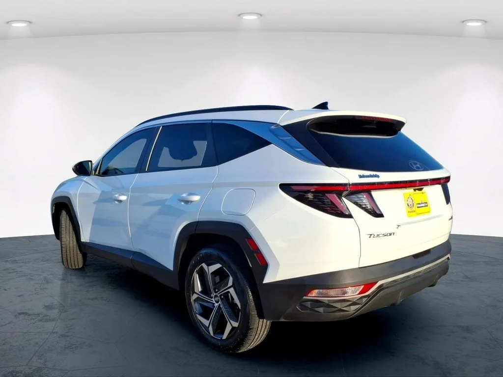 Used 2024 White Hyundai SEL Convenience image 13