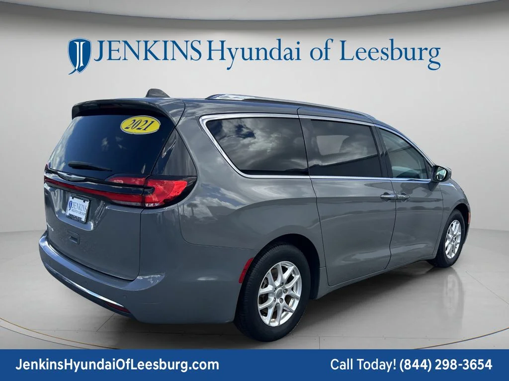 Used 2021 White Chrysler Touring L image 5