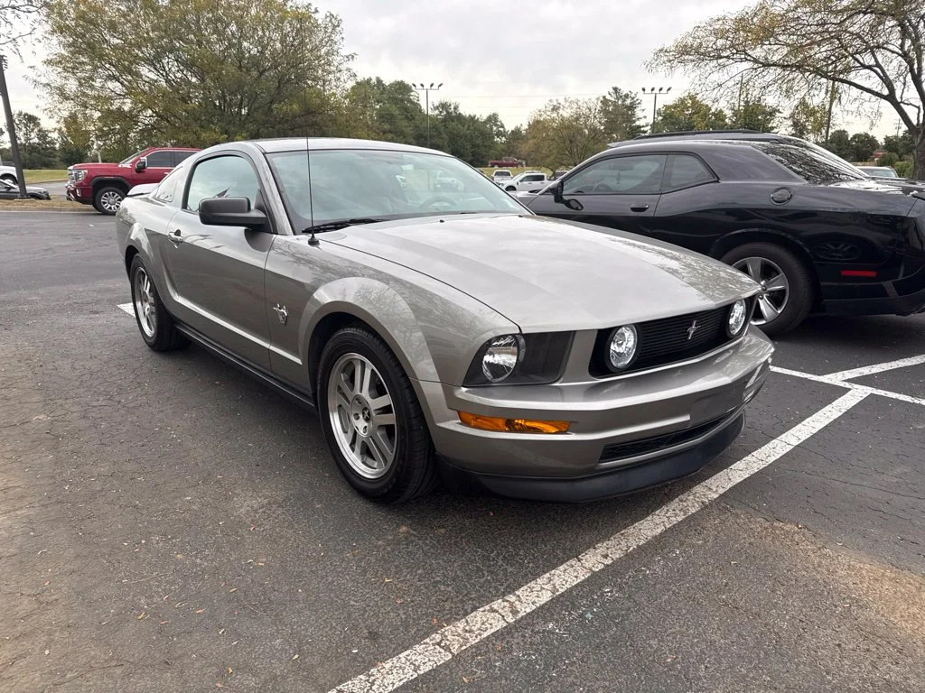 2009 Ford Mustang Deluxe