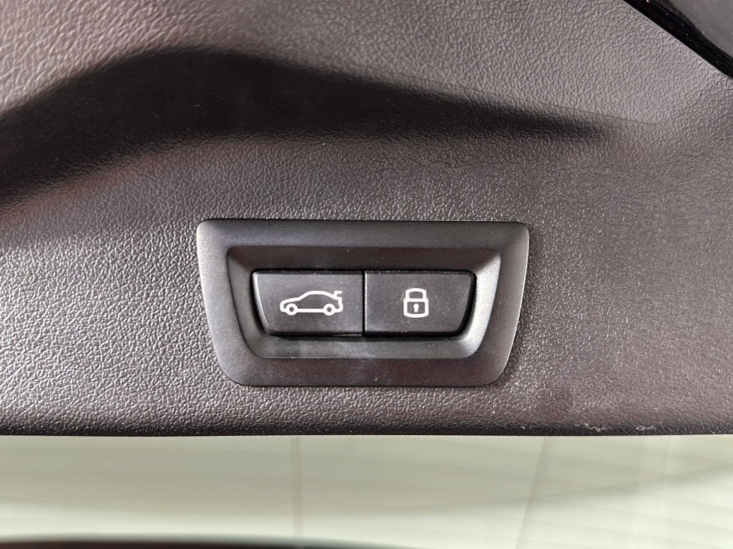 Certified Used 2024 Black Sapphire Metallic BMW M60i image 31
