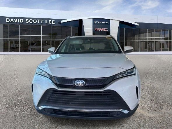 Used 2021 White Toyota XLE image 5