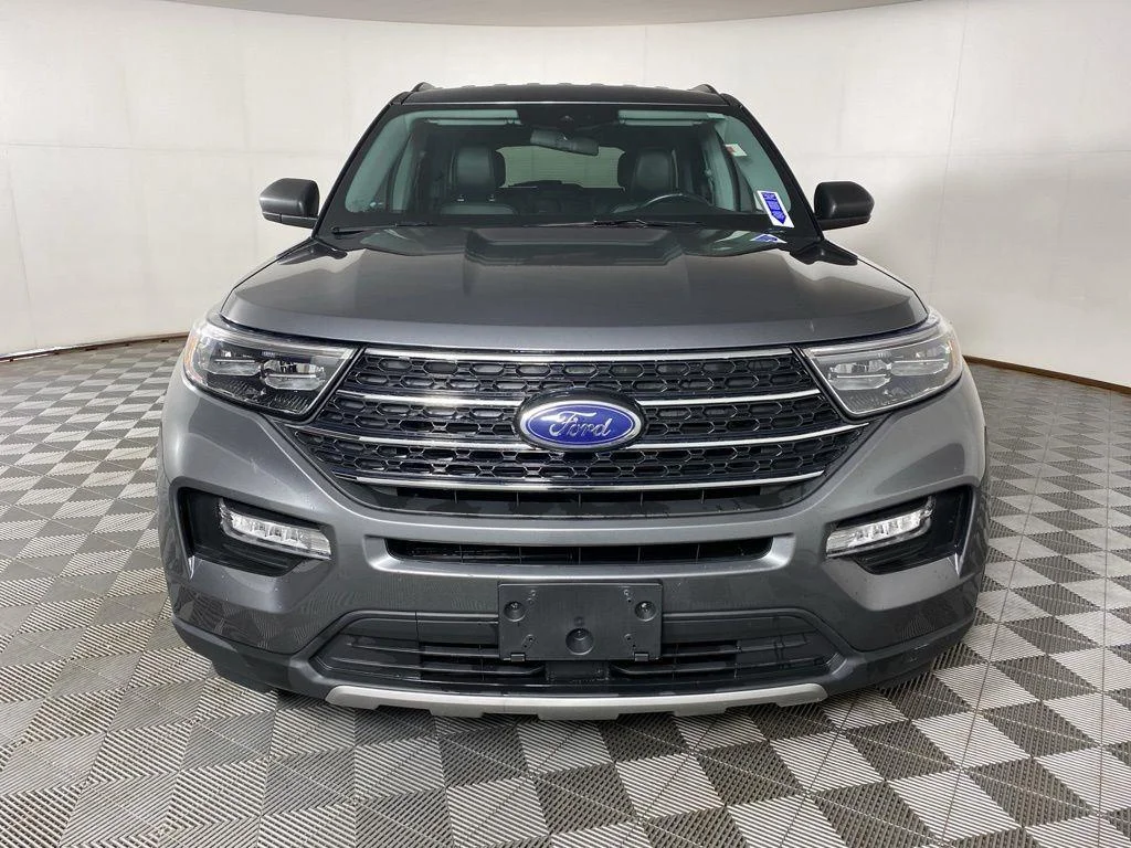 Used 2022 Gray Metallic Ford XLT image 2