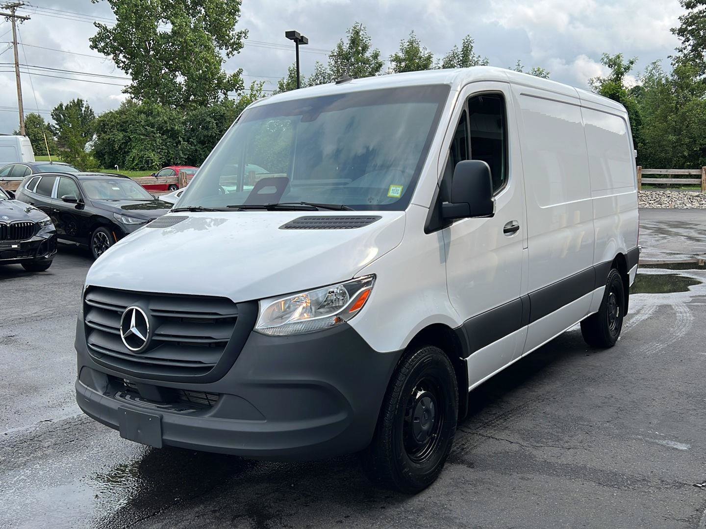 New 2025 Arctic+White Mercedes-Benz Cargo Van 144" Standard Roof 4cyl HO image 34