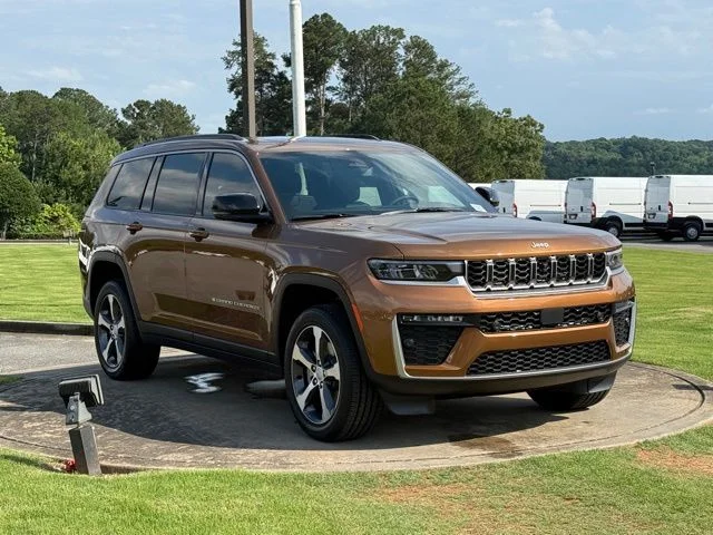 New 2026 Copper Shino Metallic Clearcoat Jeep Limited image 9