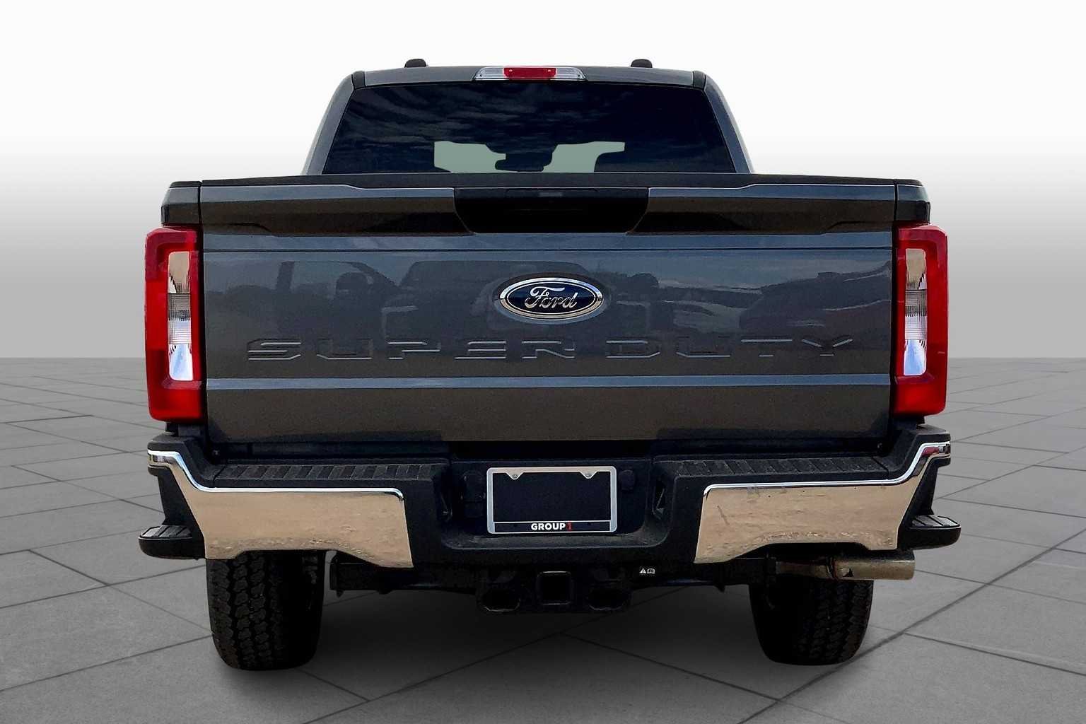 New 2026 Carbonized Gray Metallic Ford F-250® XLT image 4