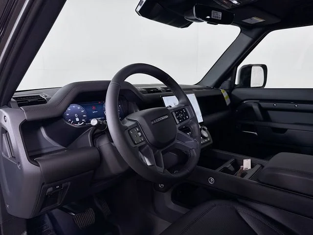 New 2026 Santorini Black Land Rover S image 9