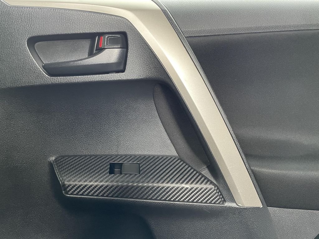Used 2015 Black Toyota LE image 15