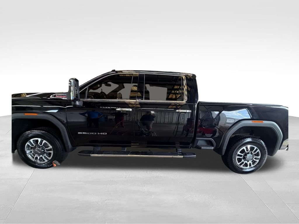 Used 2021 Black GMC SLT image 5