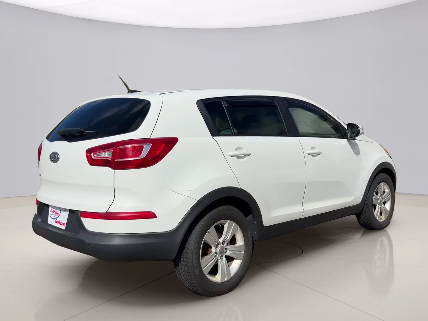 Used 2012 White Kia LX FWD image 5