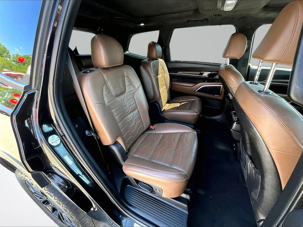 Used 2022 Black Kia SX image 28