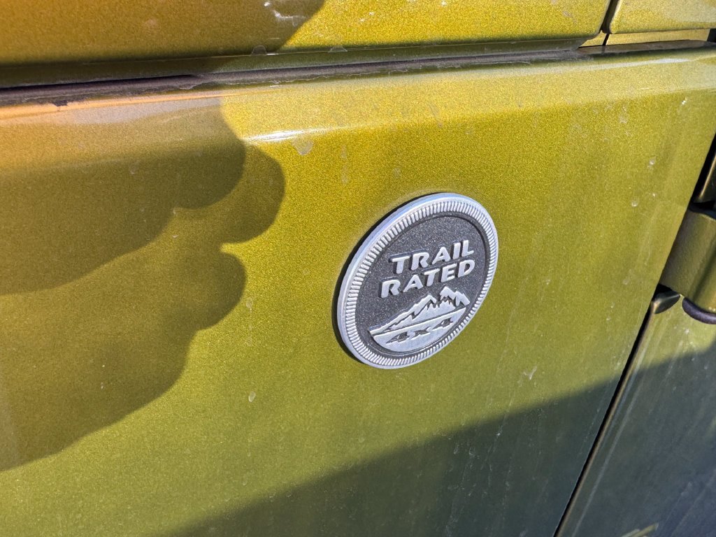 Used 2010 Green Jeep Unlimited Sport image 8