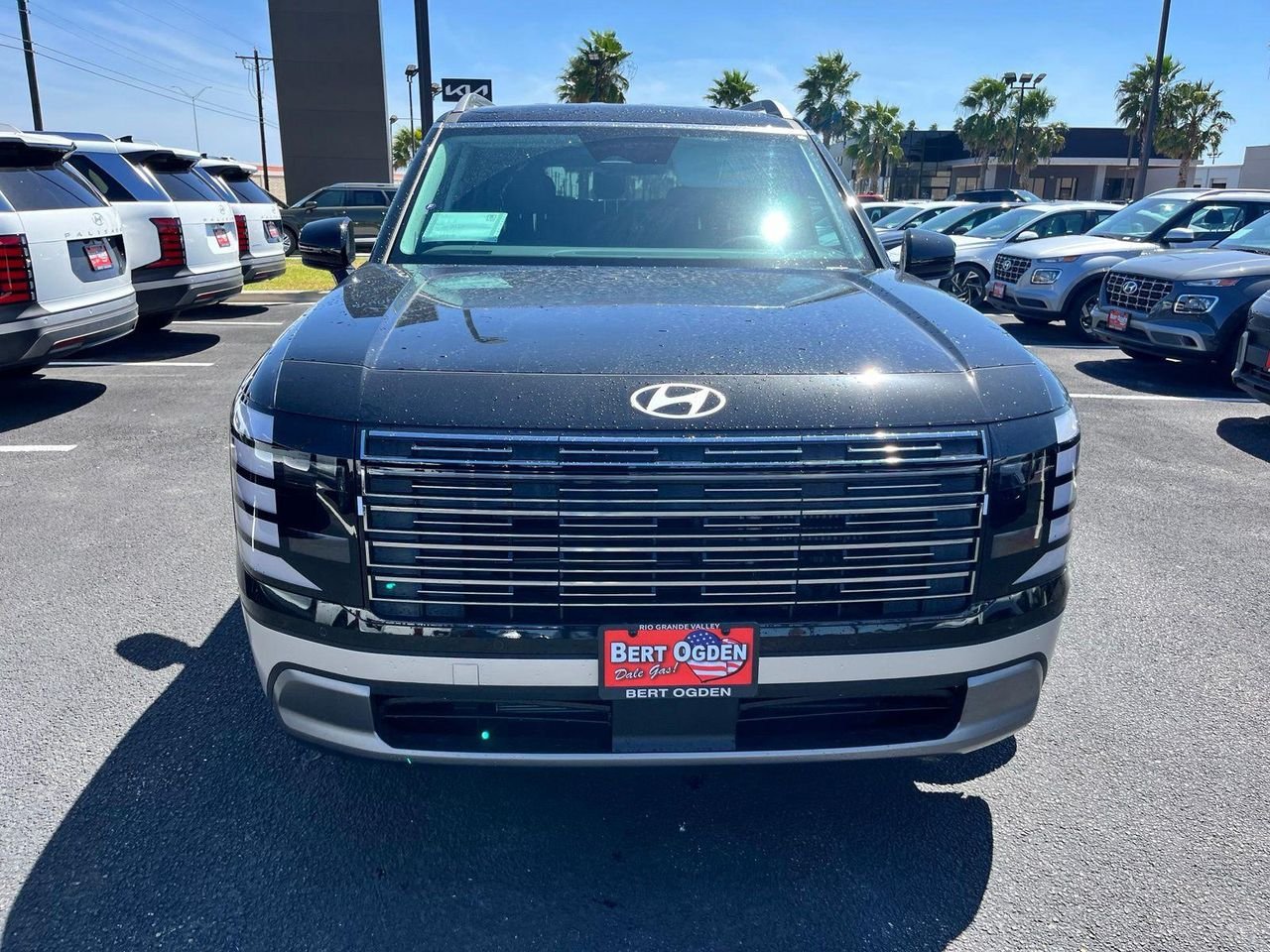 New 2026 Black Hyundai SEL 7P image 2