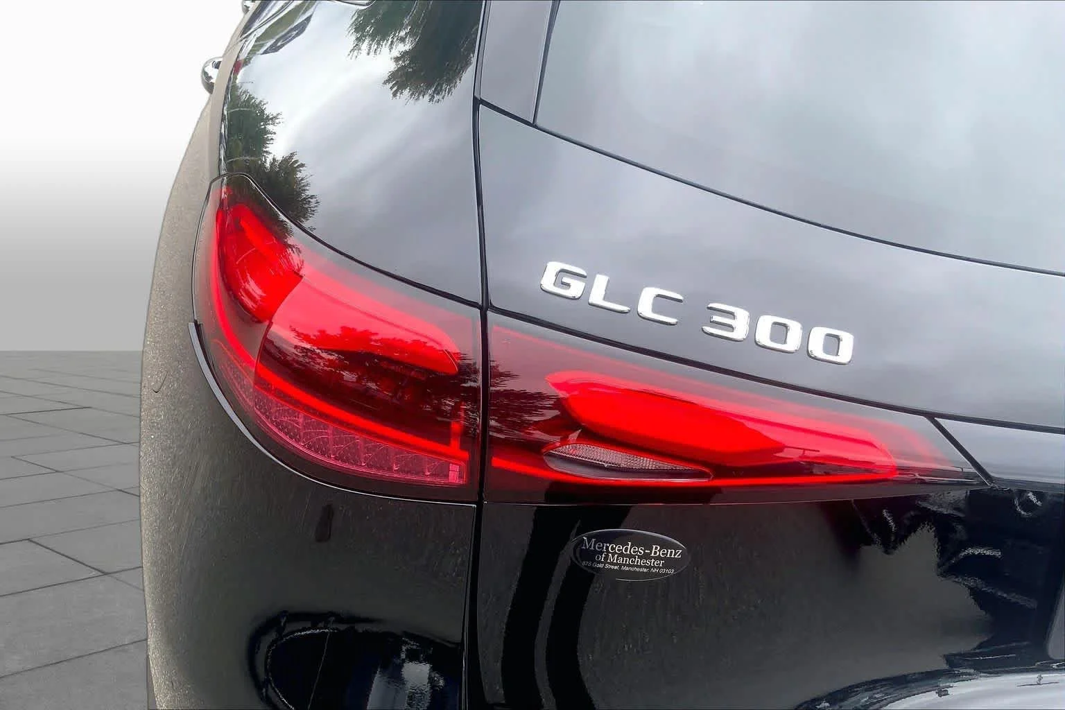 Certified Used 2025 Black Mercedes-Benz GLC 300 image 27