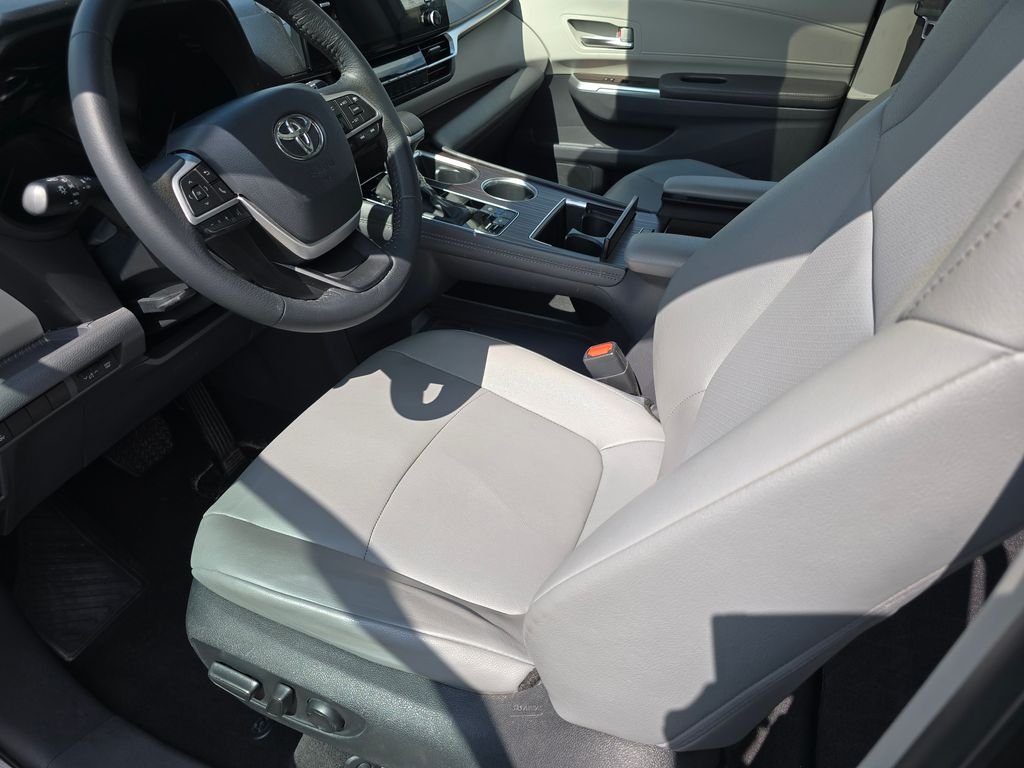 Used 2024 Gray Toyota XLE image 18