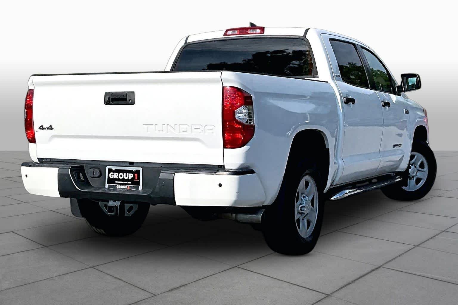 Used 2020 Super White Toyota SR5 image 13