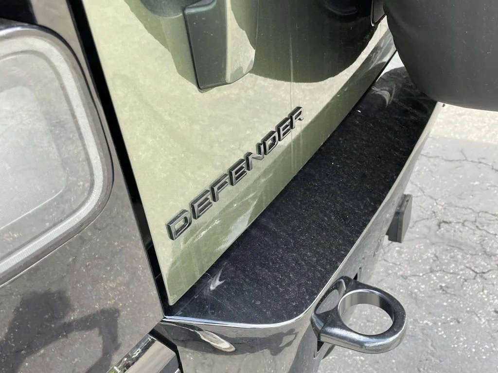 New 2026 Woolstone Green Land Rover X-Dynamic SE image 8