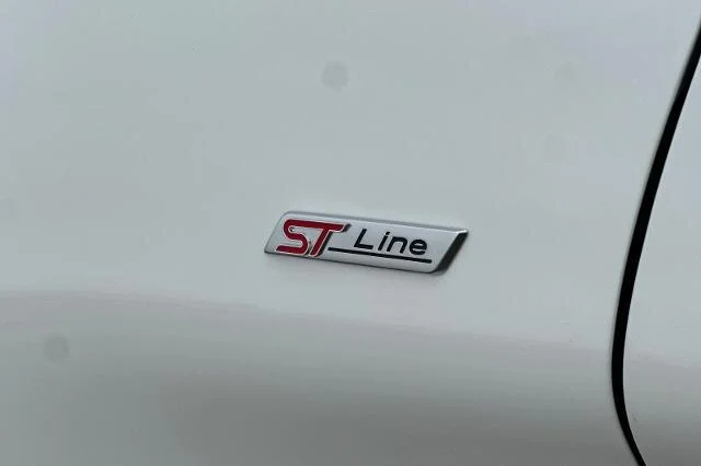 New 2026 Star White Metallic Tri-Coat Ford ST-Line image 50