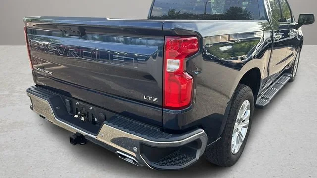 Used 2022 Northsky Blue Metallic Chevrolet LTZ image 35