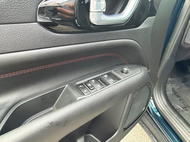 New 2026 Fathom Blue Pearl Coat Jeep Trailhawk image 17
