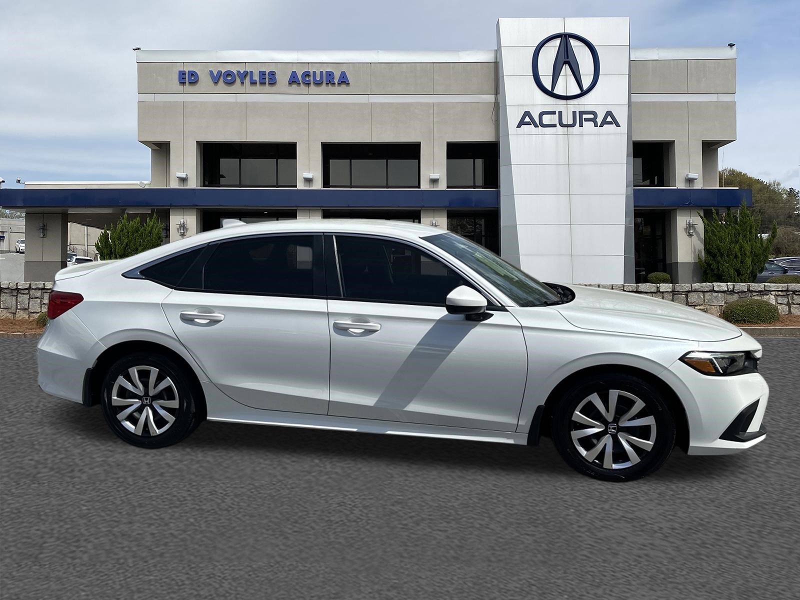Used 2023 Platinum White Pearl Honda LX image 4