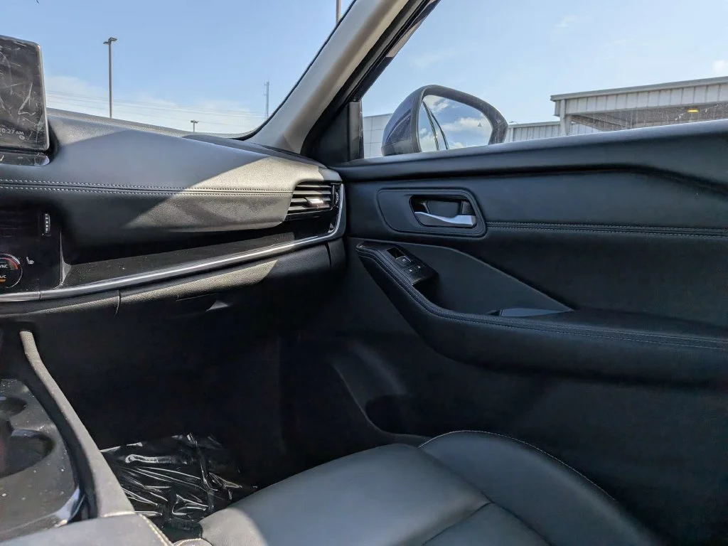 Used 2026 Blue Nissan SL image 14