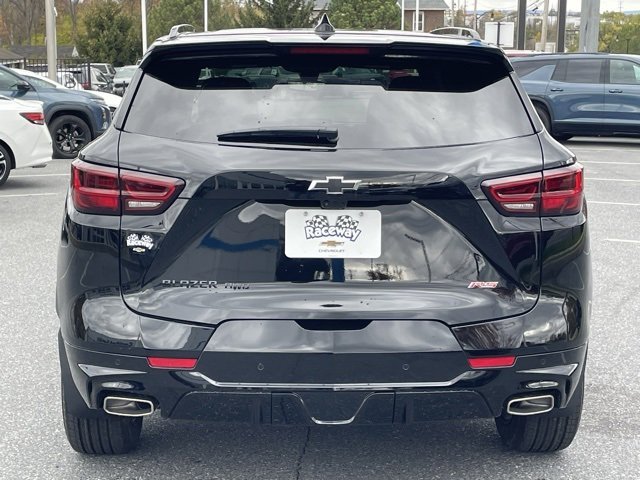 2025 Chevrolet Blazer RS photo 2