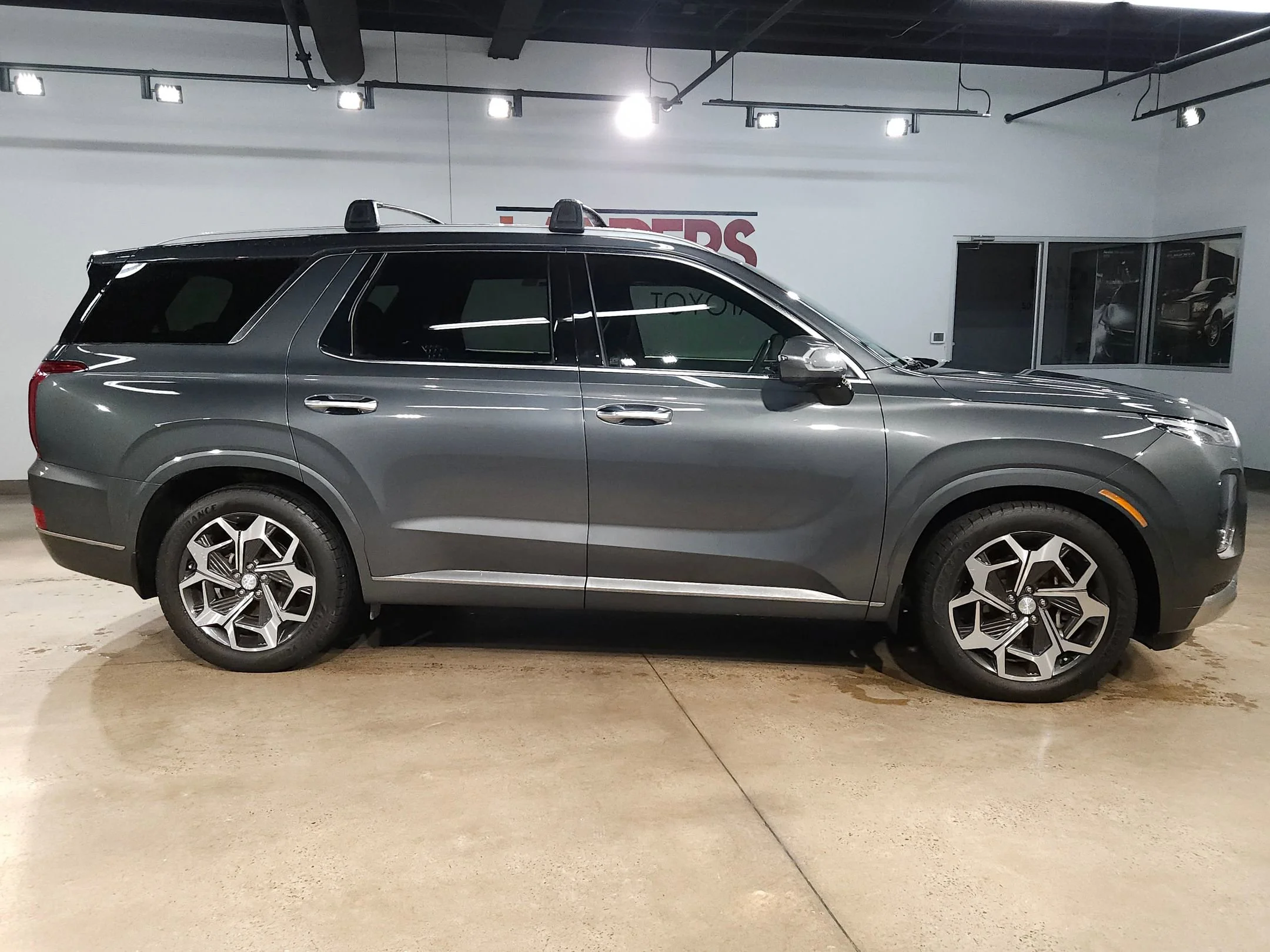 Used 2022 Steel Graphite Hyundai Calligraphy image 8