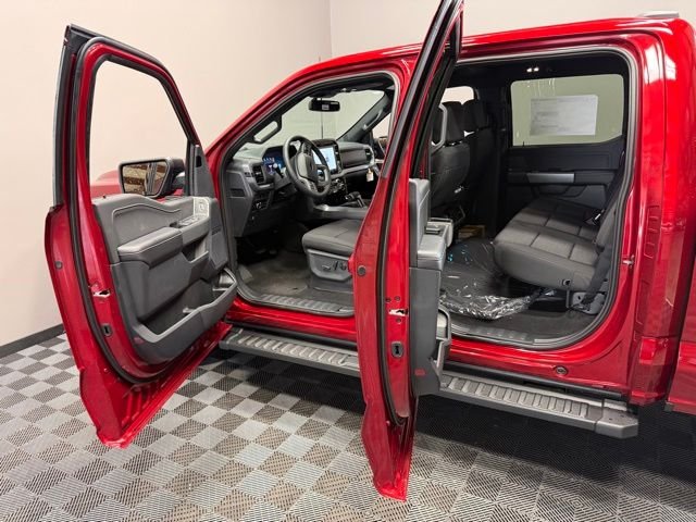 New 2026 Ruby Red Metallic Tinted Clearcoat Ford XLT image 13