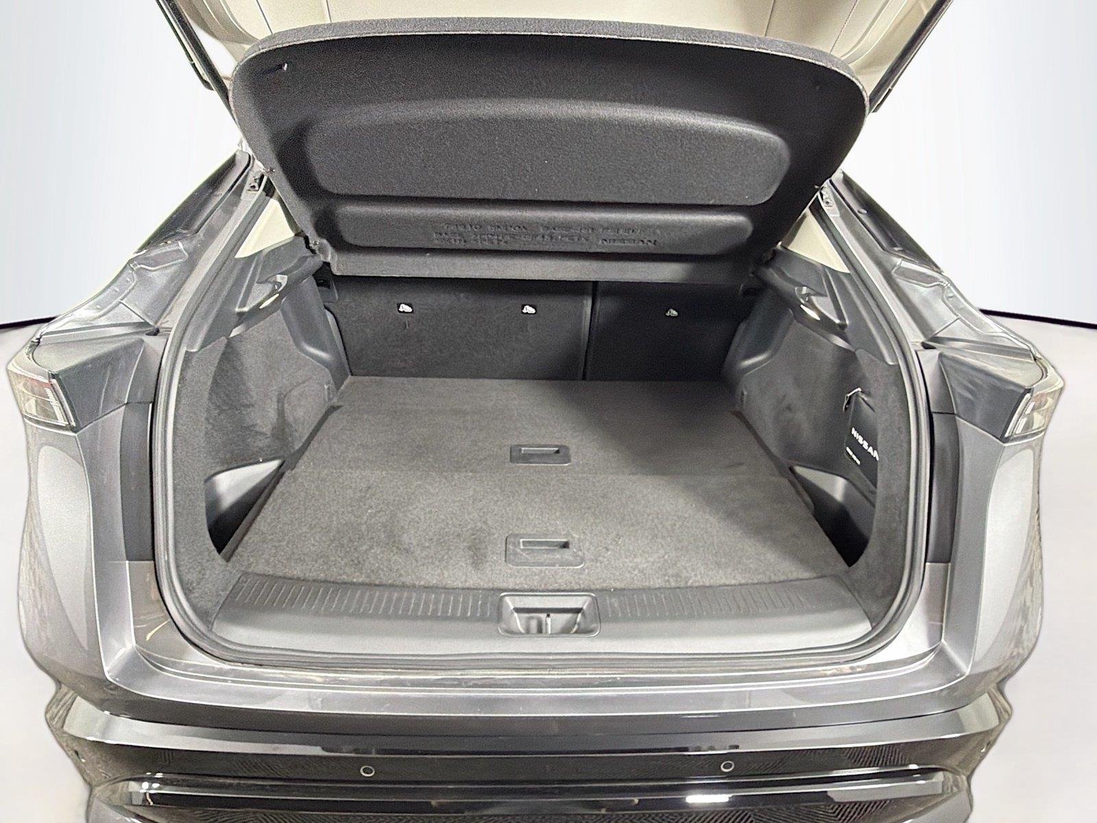 Used 2023 Gun Metallic Nissan ENGAGE image 14