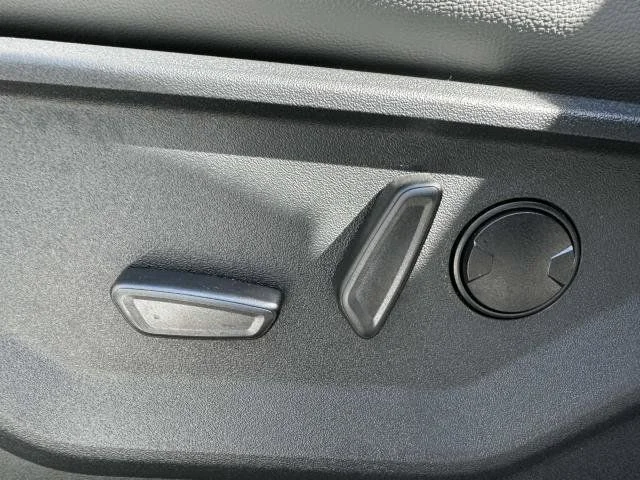 2025 Ford F-150 Lightning Flash - Photo 15