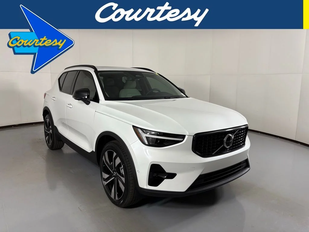 2026 Volvo XC40 B5 Ultra Dark AWD's photo