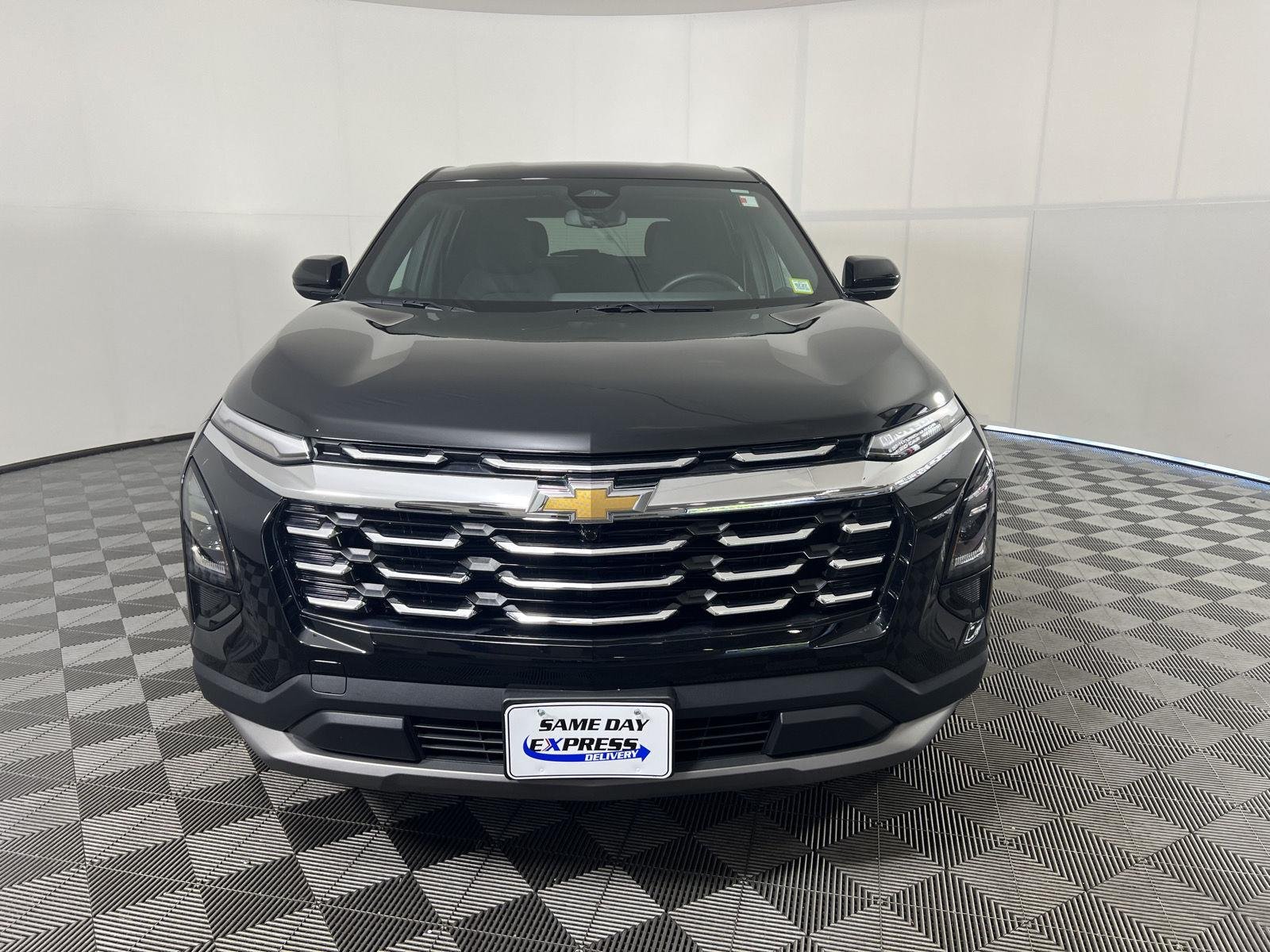 Used 2025 Mosaic Black Metallic Chevrolet FWD LT image 29
