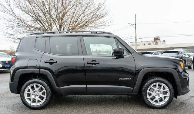 Used 2020 Black Jeep Latitude image 5