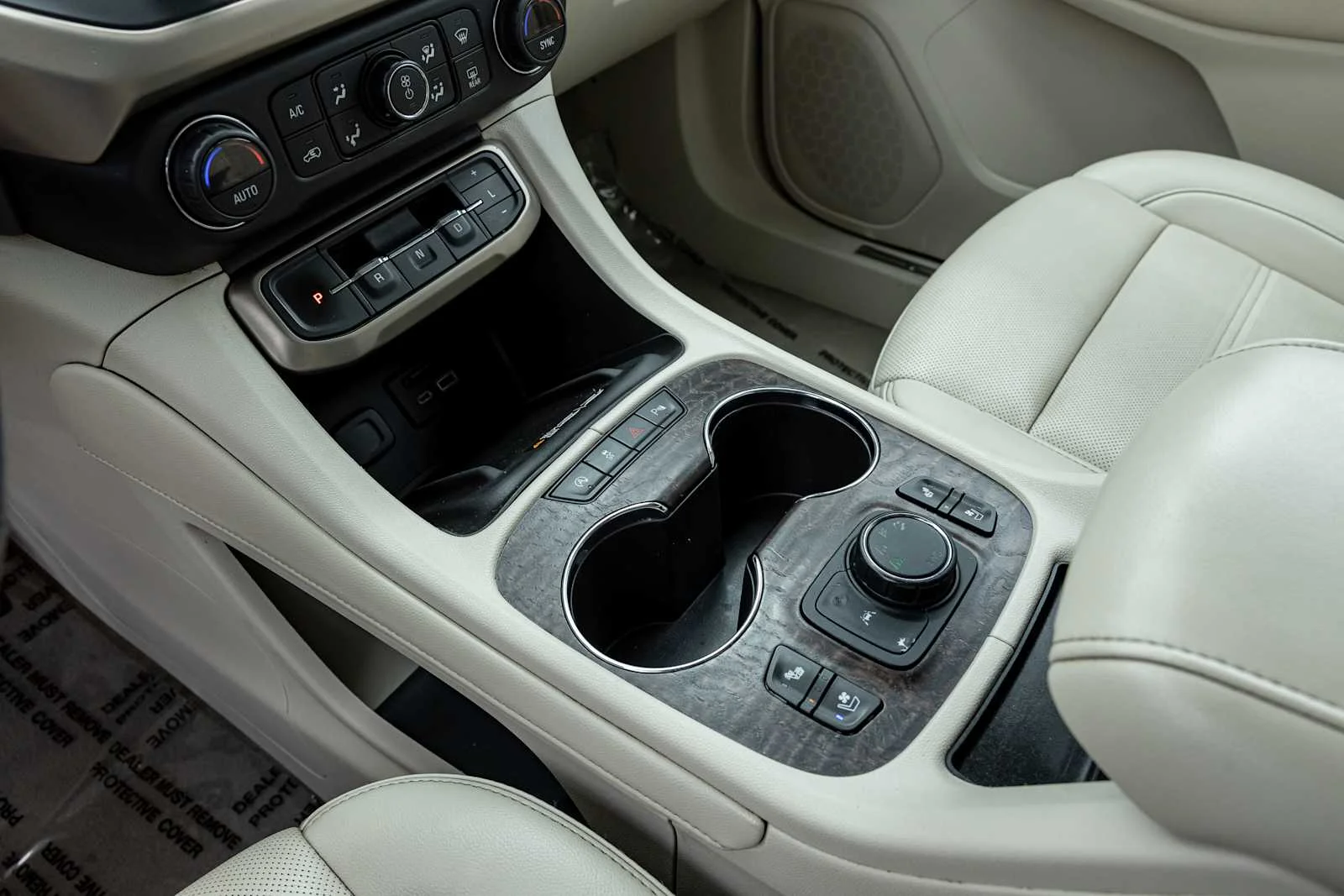2022 GMC Acadia Denali - Photo 24
