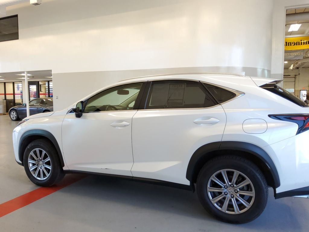 Used 2017 White Lexus 200t image 27