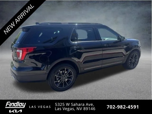 Used 2017 Black Ford XLT image 3