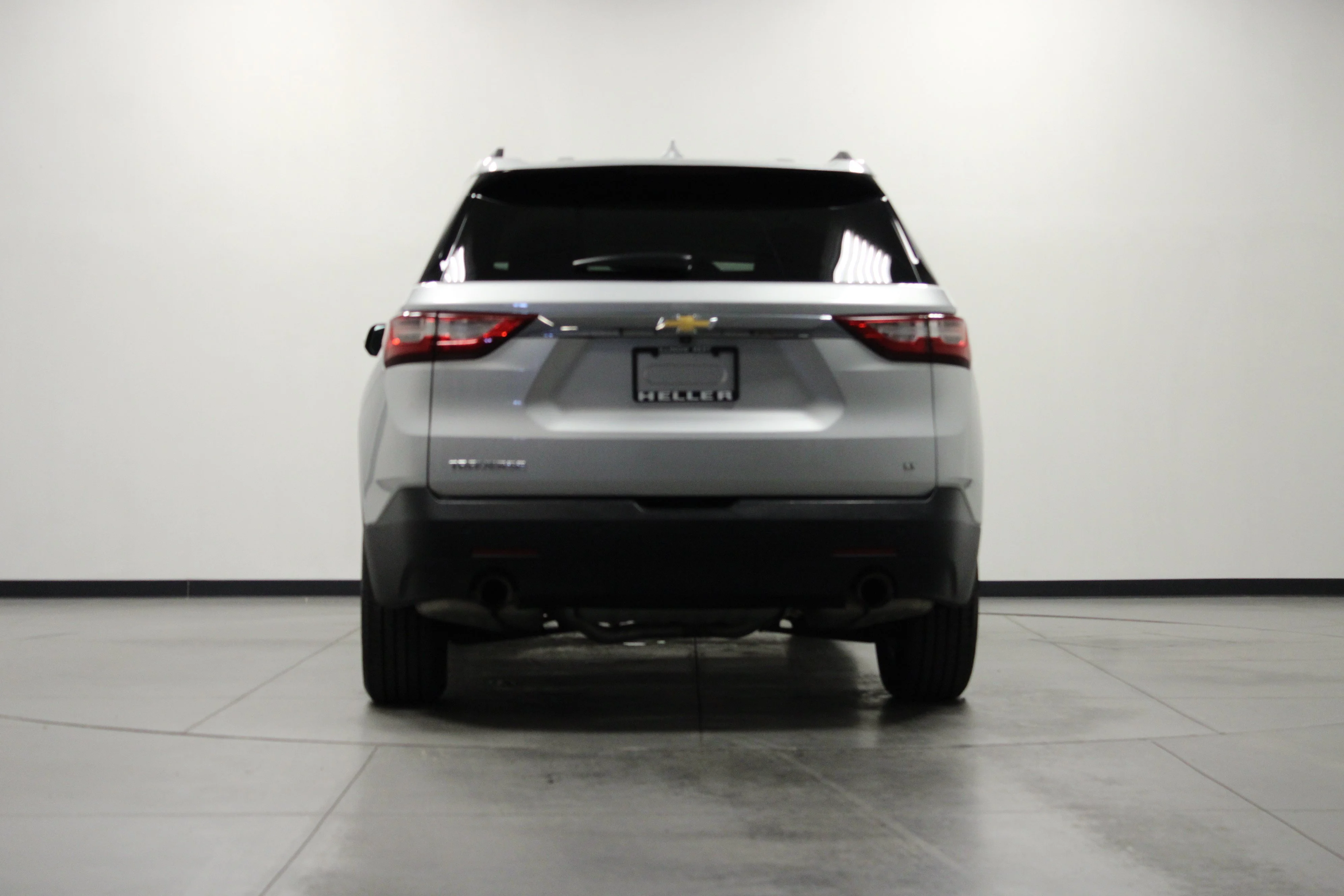 Used 2020 SILVER ICE METALLIC Chevrolet LT Cloth image 5