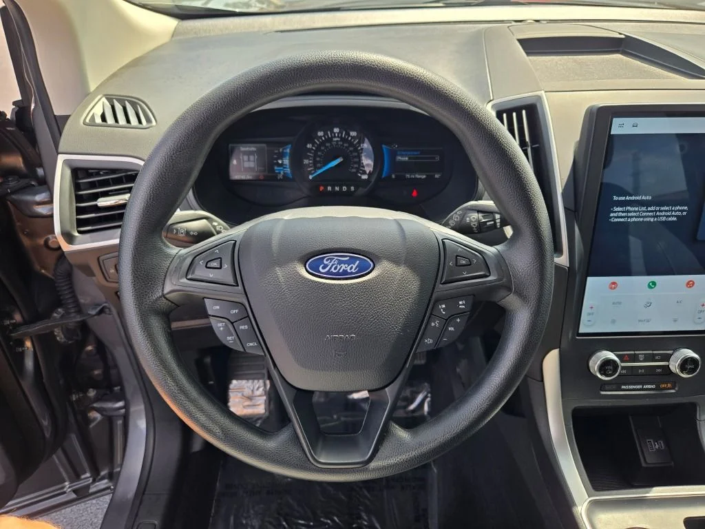 Used 2022 Gray Ford SE image 29