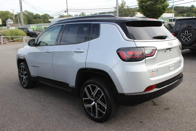 Used 2025 Silver Jeep Limited image 28